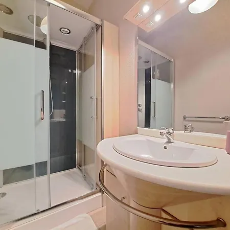 Perth, Bel Lumineux رانس